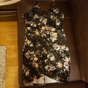 Floral velvet bodycon dress